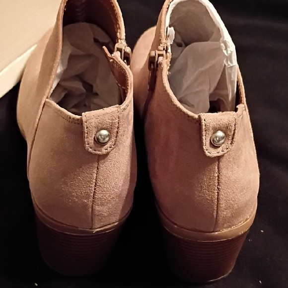 Style & Co. Women's Beige Ankle Booties - Picture 5 of 6